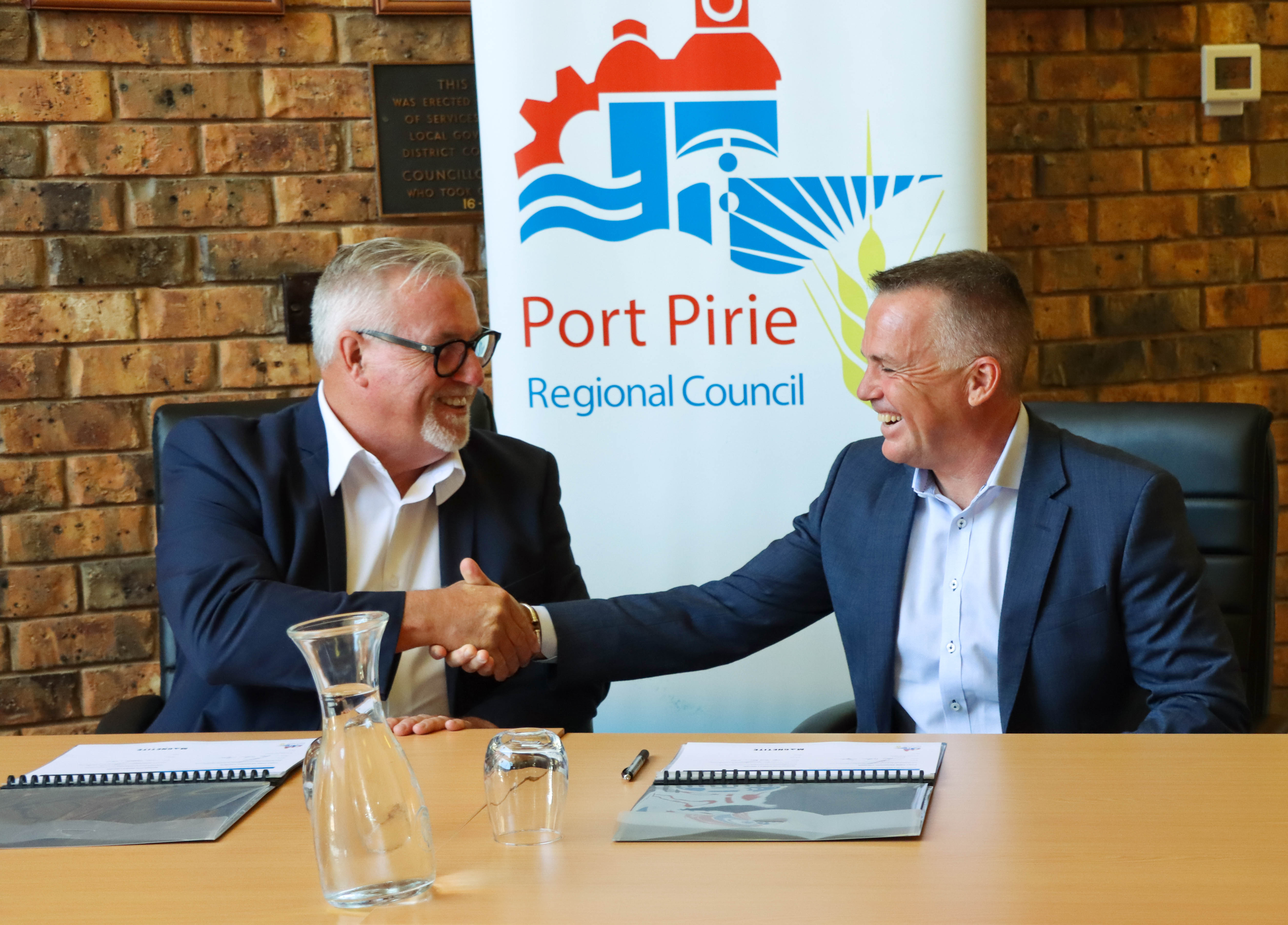 Port Pirie Regional Council Mayor Leon Stephens and Magnetite CEO Tim Dobson sign the Memorandum of Understanding
