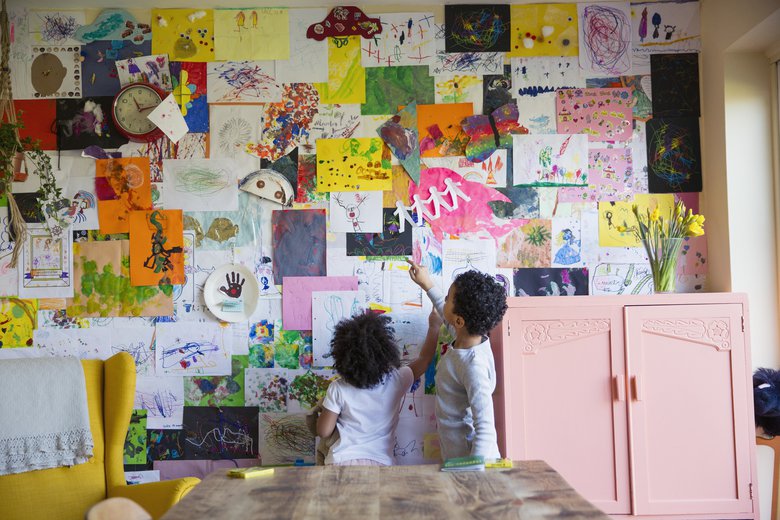 children attending art class